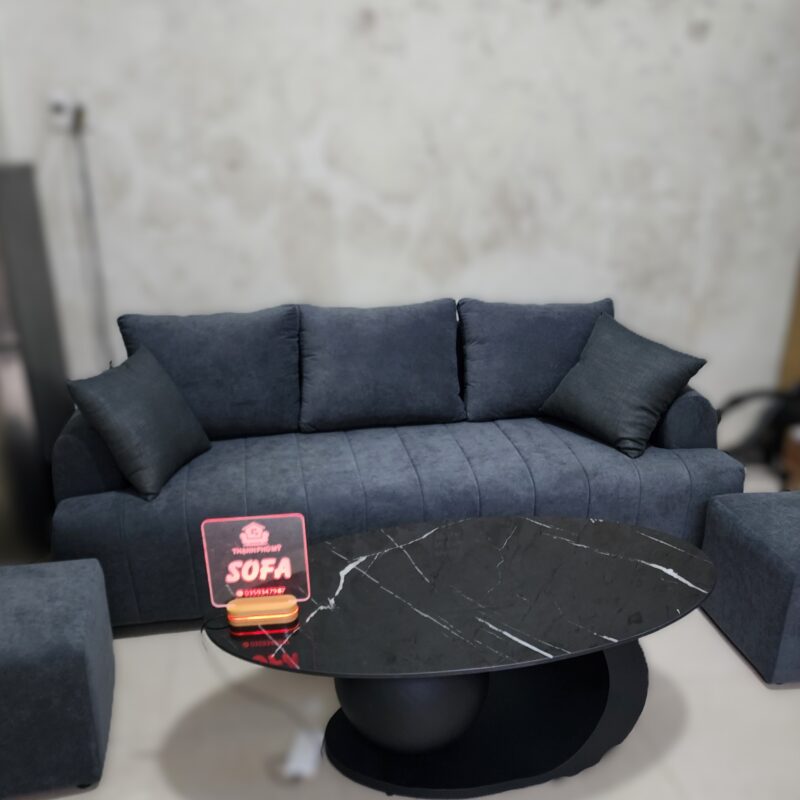 Màu xám ánh xanh dương là một màu sắc độc đáo, không phổ biến, giúp sofa của bạn trở nên nổi bật và thu hút mọi ánh nhìn. Nó mang đến vẻ đẹp hiện đại, tinh tế và sang trọng cho không gian phòng khách.