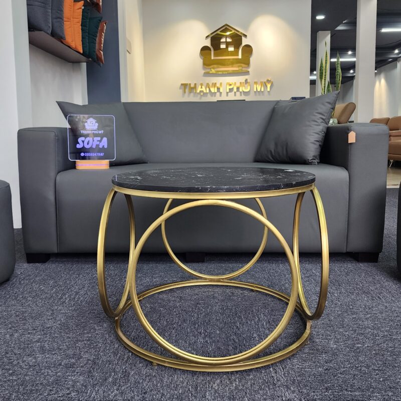 Khung sắt sơn tĩnh điện giúp bàn có tuổi thọ lâu dài, chống rỉ sét, chịu được va đập và trọng lượng lớn. So với các loại bàn trà và sofa khác, bàn chân sắt sơn tĩnh điện thường có giá thành phải chăng hơn.