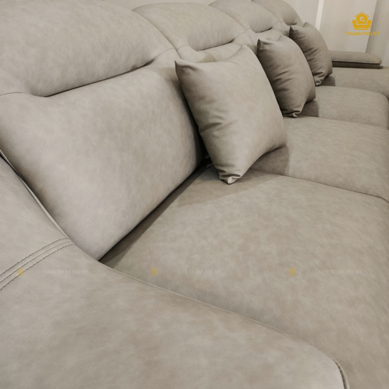 Màu be loang vân đậm nhạt là màu mang sác sáng ấm dịu nhẹ. Đây là màu sắc cực kỳ phù hợp với không gian phòng khách hiện đại. Bề mặt vân loang đậm nhạt cách điệu giúp bộ sofa luôn luôn sạch mới