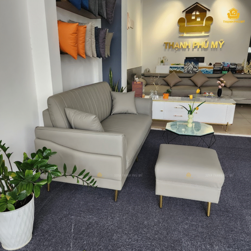 Bề mặt da được dập vân vỏ cam không chỉ tăng tính thẩm mỹ mà còn hạn chế bám dính khi ngồi lâu.