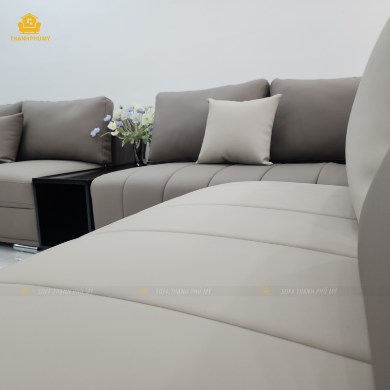 Bề mặt da Microfiber cấu trúc 3D siêu kín giúp ngăn chặn hoàn toàn bụi mịn bám sâu vào sợi vải, việc vệ sinh định kỳ chỉ mất vài phút đơn giản với khăn ẩm