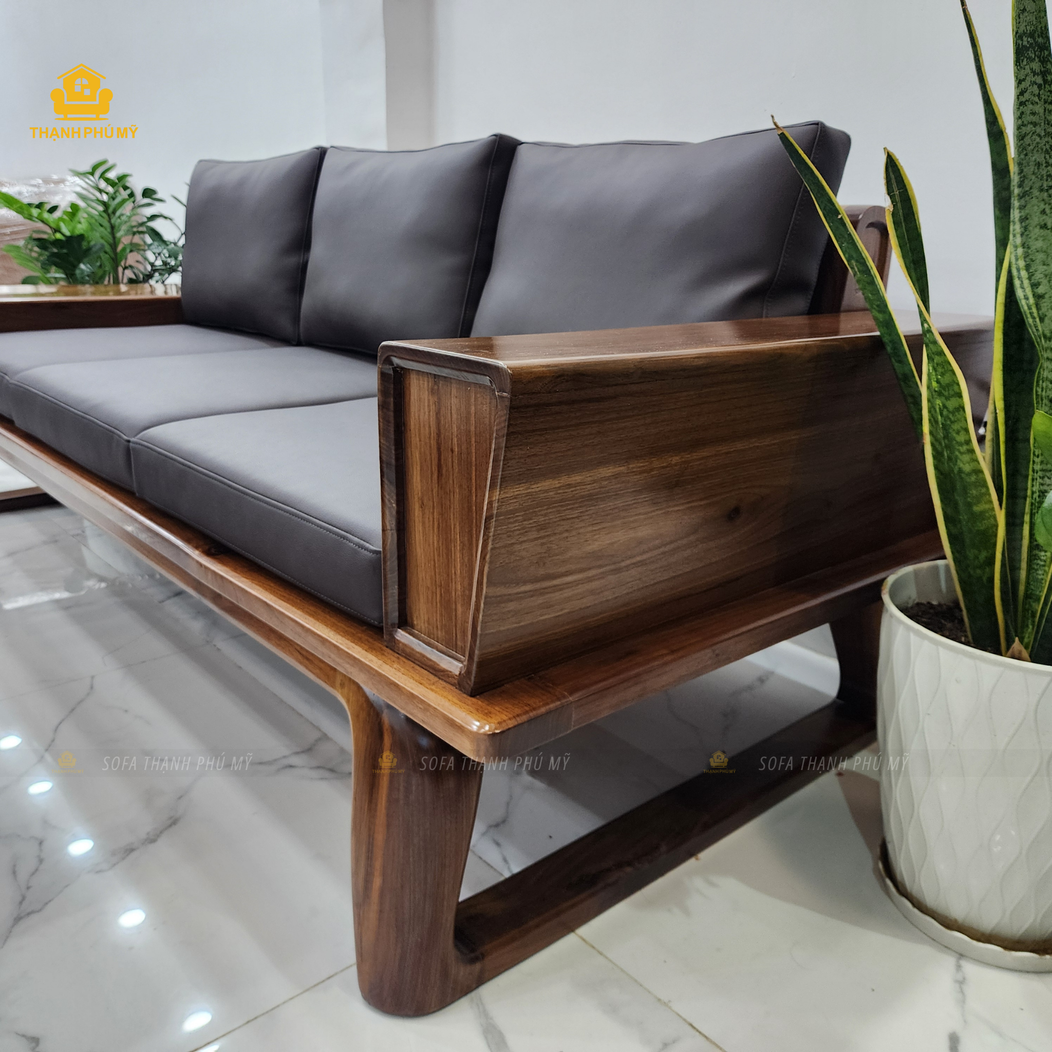 Sofa Văng Gỗ Óc Chó 2m2 Dành Cho Nhà Phố Tại BMT - Ảnh 5