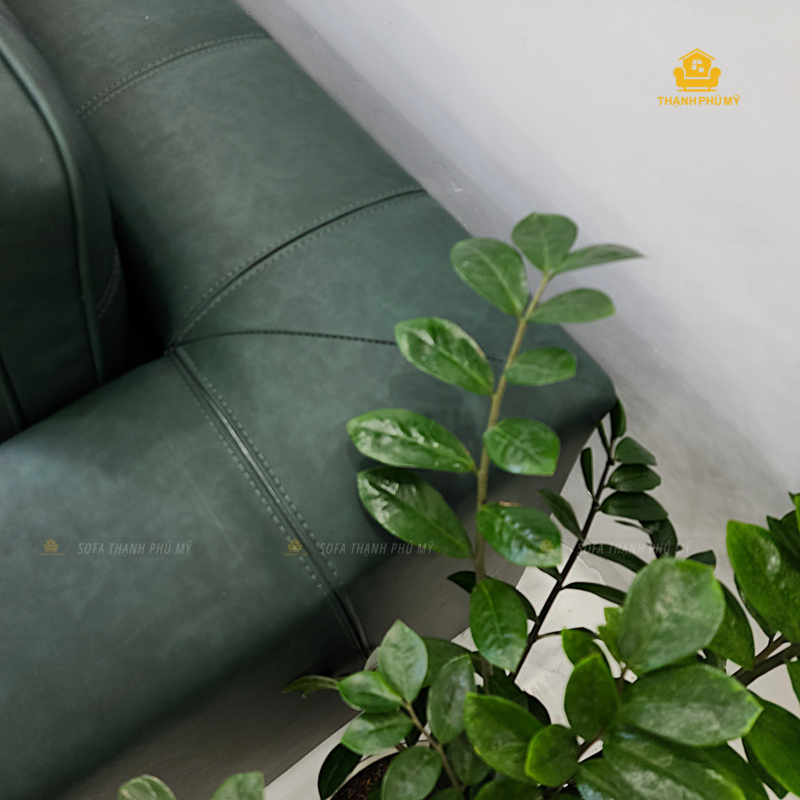 Đường may thẳng và đều giúp bề mặt da ôm sát lớp nệm, hạn chế hiện tượng nhăn hoặc xô lệch sau thời gian sử dụng.