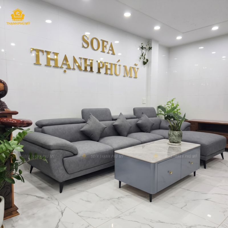 Khâu bọc nệm quyết định trực tiếp đến cảm giác ngồi. Thợ xưởng tinh chỉnh các lớp đệm để tạo ra độ êm, độ đàn hồi nảy form tốt và giữ bề mặt phẳng đều.