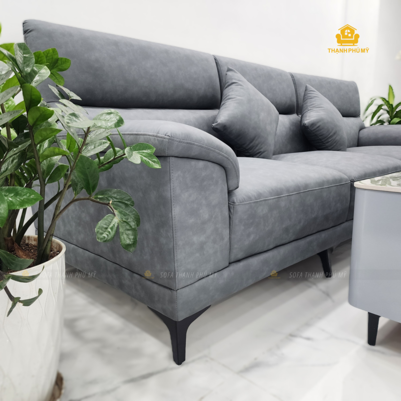Thiết kế chân đế sofa cao 15cm tạo khoảng sáng gầm tiêu chuẩn, giúp robot hút bụi dễ dàng đi vào làm sạch.
