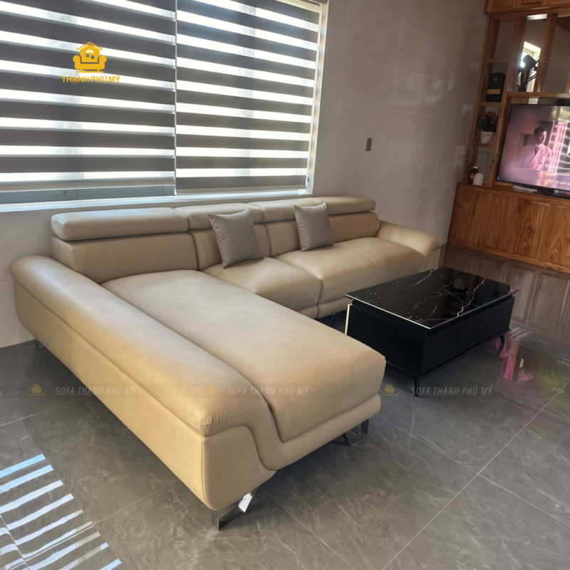 Hình ảnh chụp tại nhà khách hàng sofa góc L màu be thiên ấm da simili khách hàng Buôn Ma thuột đặt đóng theo yêu cầu