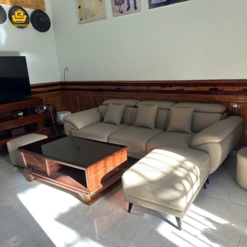 Sofa văng 3 chỗ ngồi da microfiber màu be thiên ấm giao khách hàng tại Buôn Ma Thuột, Dak Lak