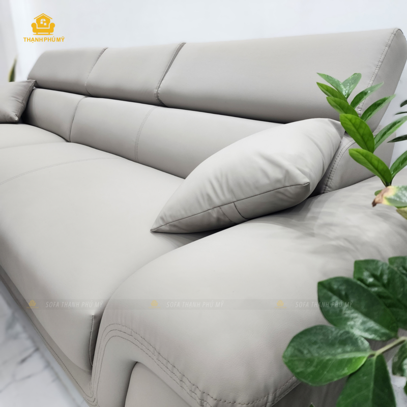 Cận cảnh mặt ngồi, tựa lưng và bề mặt Simili xám be của sofa văng 2m8.