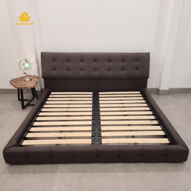 Toàn cảnh giường bọc Microfiber khung sắt dành cho đệm 2m x 2m2 tại Thạnh Phú Mỹ.