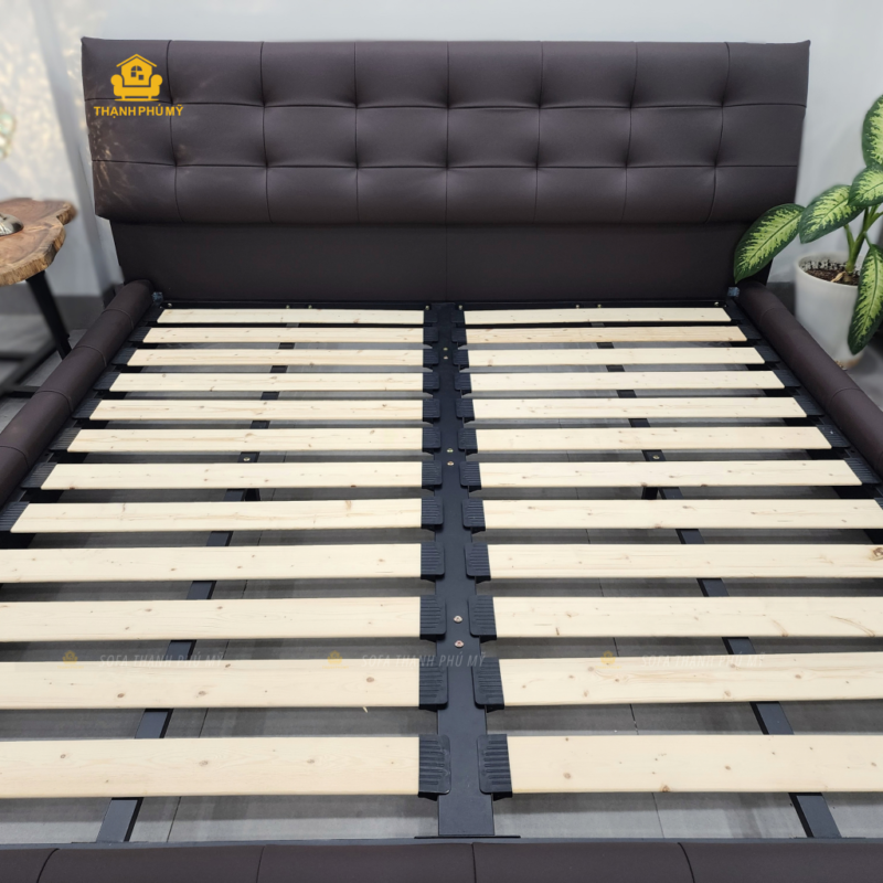 Khung sắt và hệ thanh ván ép của giường bọc Microfiber dành cho đệm 2m x 2m2.