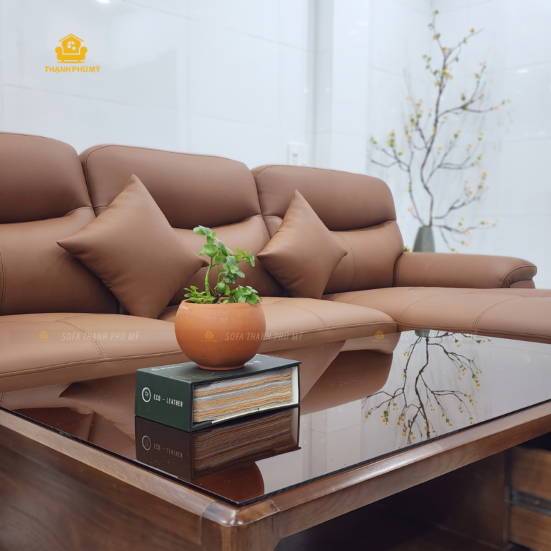 Cận cảnh bề mặt Microfiber màu nâu trên sofa TPM 088.