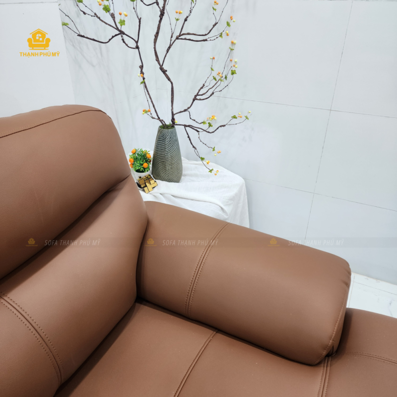 Chi tiết tay bo cong có đệm kê của sofa tựa phao TPM 088.