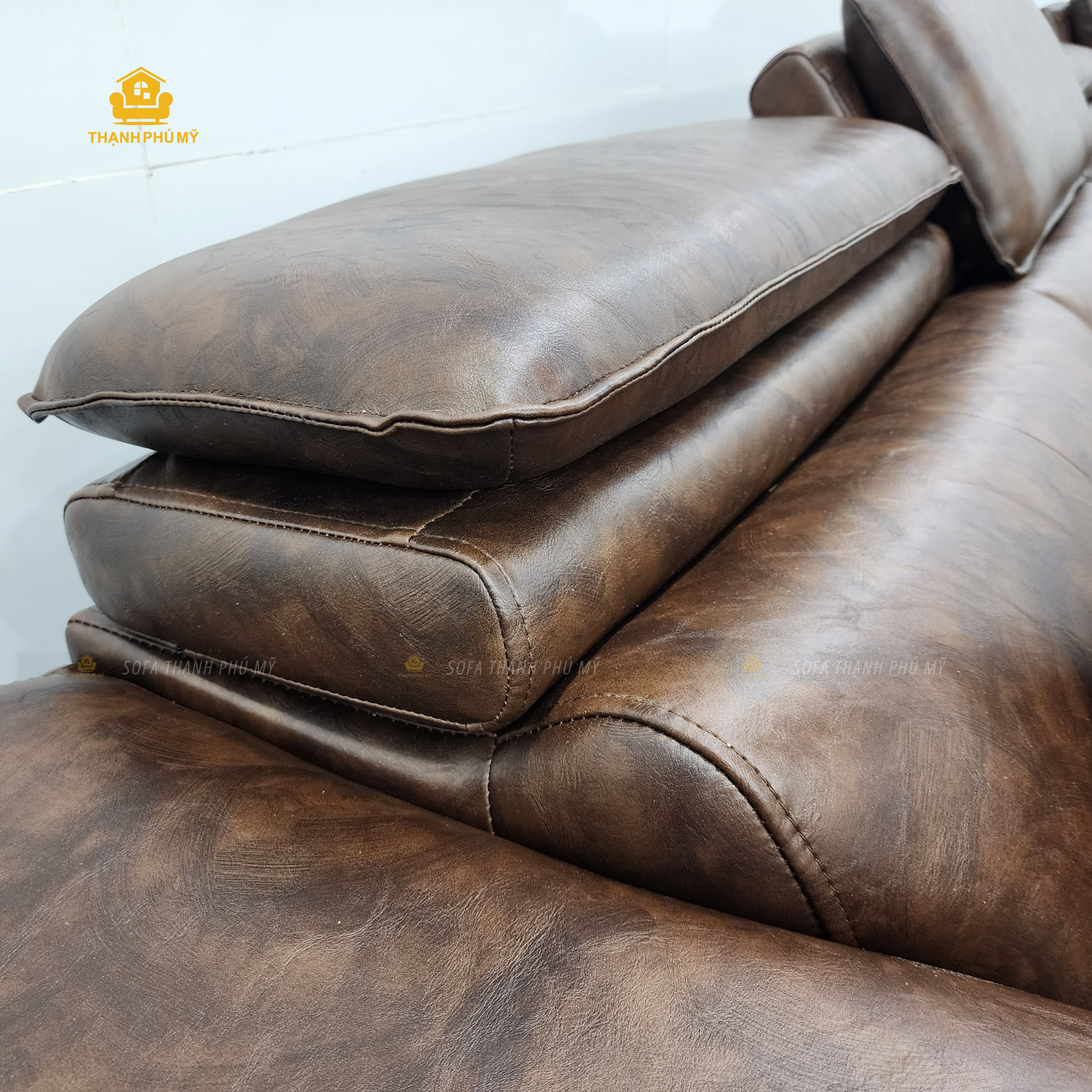 tựa lưng với 2 lớp dày hơn, êm hơn của bộ sofa da microfiber 3m2 x 1m8